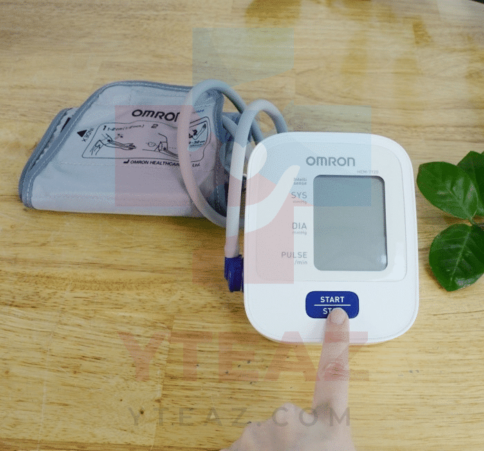 Máy đo huyết áp bắp tay Omron Hem 7120